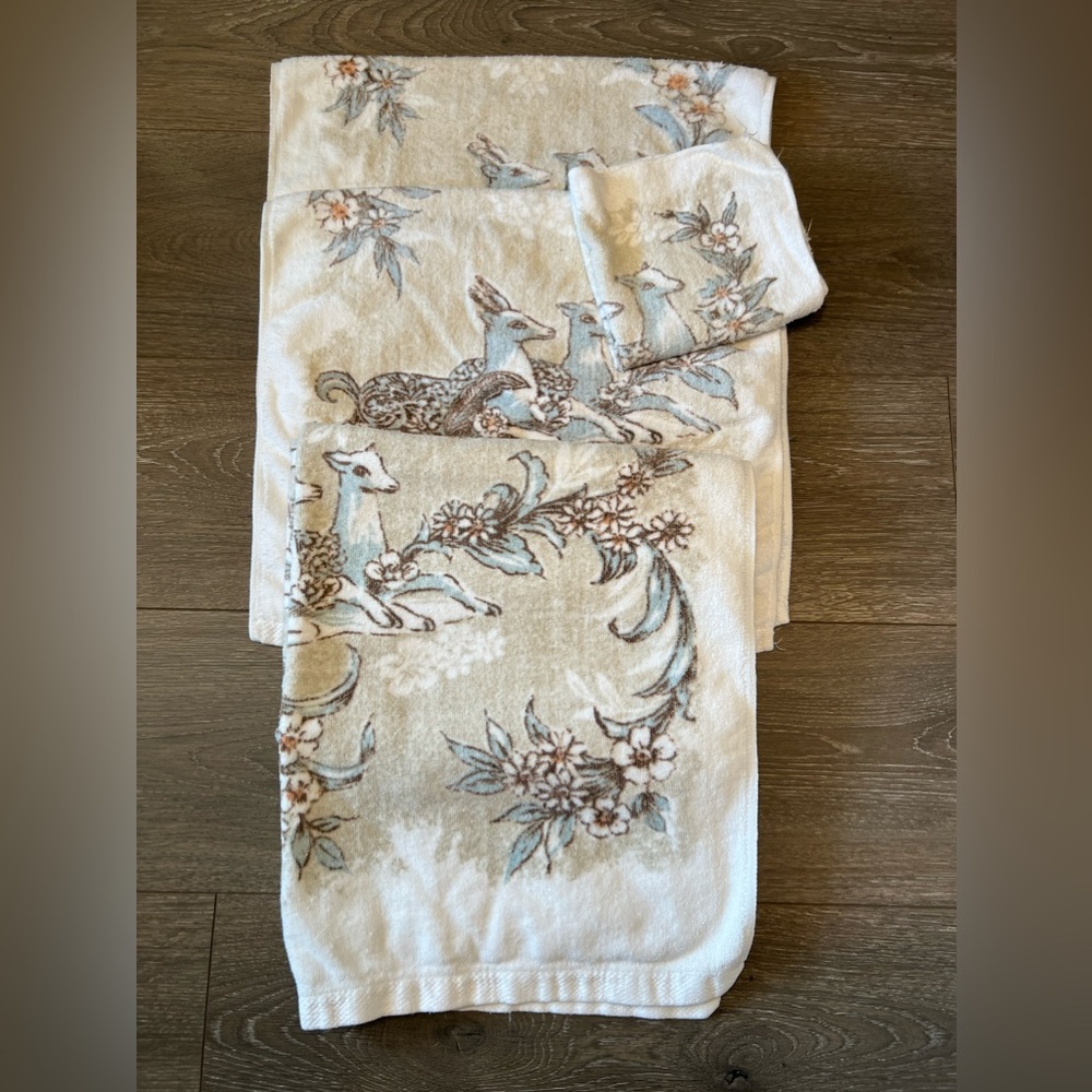 Set 3 VTG Springmaid Towels Deer Laying In Flowers Neutral Bath, Hand, Washcloth